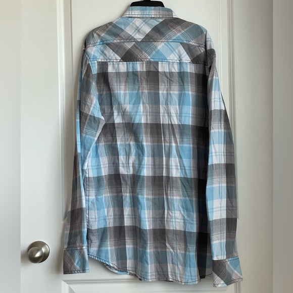 BKE Men’s Button Up - Picture 3 of 3